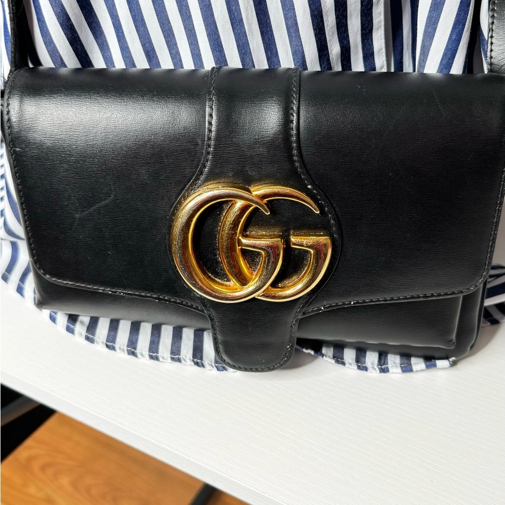 GUCCI GG MARMONT LEATHER ARIL SHOULDER BAG